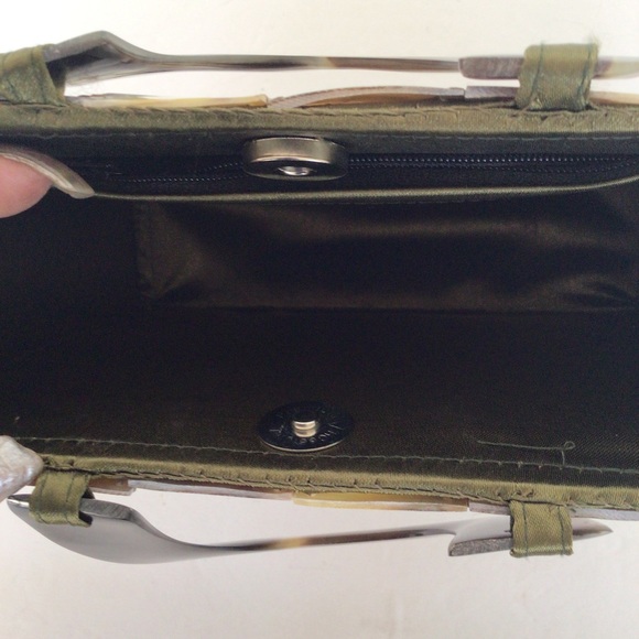 VINTAGE MOTHER OF PEARL HANDBAG - Picture 9 of 13